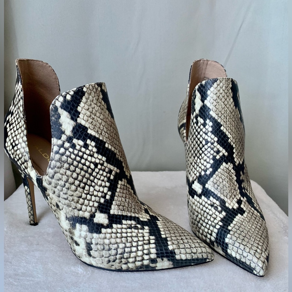 NWOB ALDO 4inch heel size 6.5 snake print